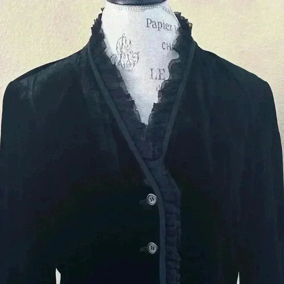 DKNY Black Velvet Jacket With Silk Lace Trim Women’s Size 12 EUC! - Picture 4 of 6